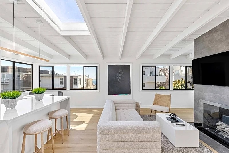 3-Bedroom Ocean View Home in Manhattan Beach, Walk to the Beach & Downtown! in Manhattan Beach, California, United States — photo 5