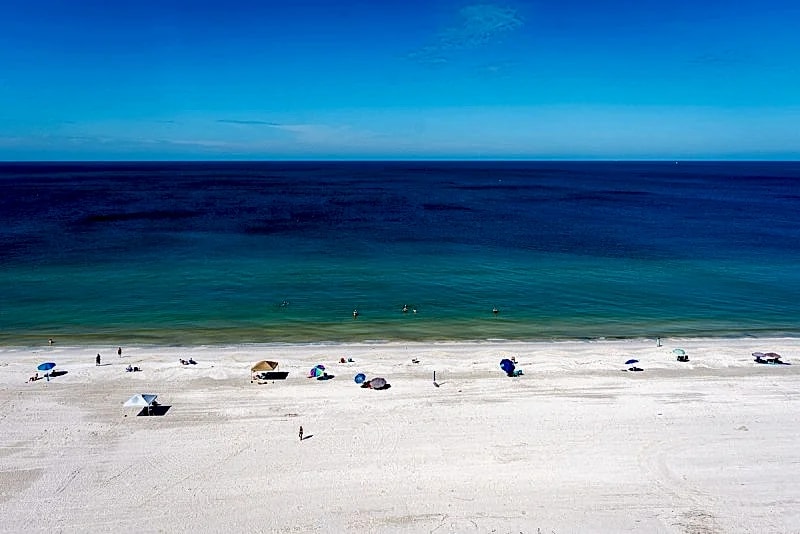 Charming 2 Bed South End Seawinds #1104 Beachfront Condo at Popular Seawinds in Marco Island, Florida, United States — photo 3