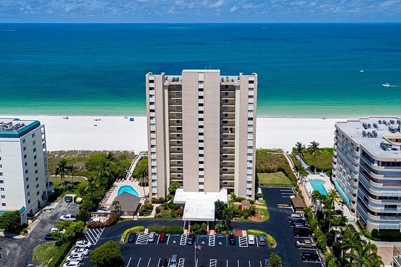 Charming 2 Bed South End Seawinds #1104 Beachfront Condo at Popular Seawinds in Marco Island, Florida, United States — photo 5