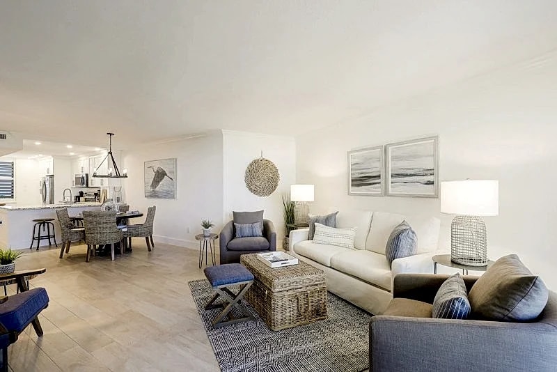 Marco Beachfront Condo at South Seas Tower 3 #601, Renovated Throughout in Marco Island, Florida, United States — photo 4