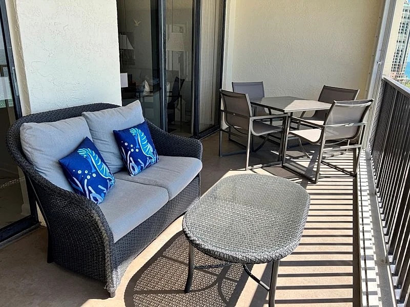 The "Sea-Winds #902" I Renovated Beachfront 2 Bed 2 Bath Condo at Marco Beach in Marco Island, Florida, United States — photo 4
