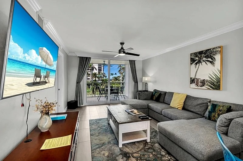 Completely Remodeled 2 Bed 2 Bath I Block Away From Free Beach Access in Marco Island, Florida, United States — photo 5