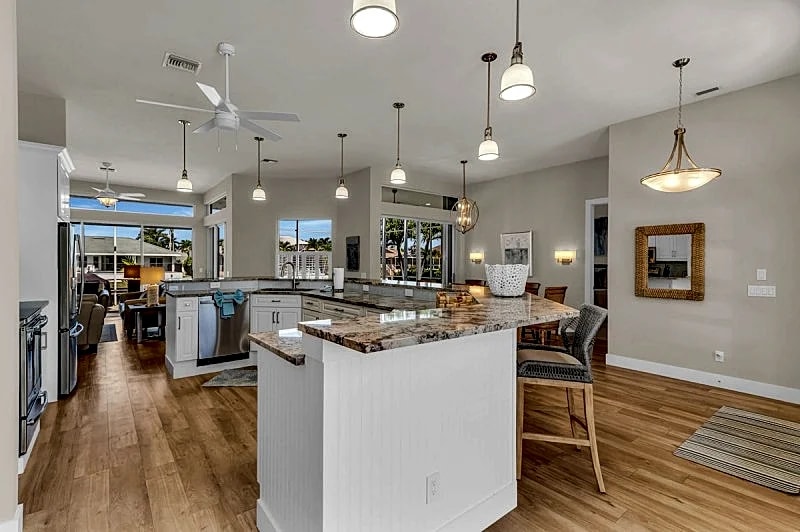 114 Gulfport Ct. Waterfront Escape Awaits, Marco's Best Kept Secret - Collier Beach in Marco Island, Florida, United States — photo 3