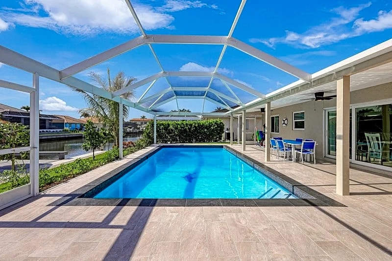 Waterfront Oasis Re-Done Throughout! 1 Mile From Winterberry Beach Access Pt in Marco Island, Florida, United States — photo 3
