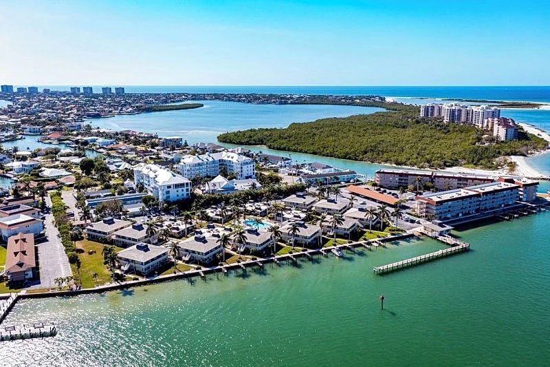 Exclusive Island Vibes I Gorgeous Waterfront Condo