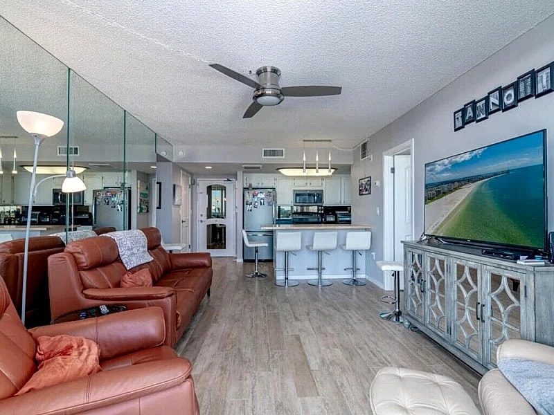 Beachfront 2 Bed Condo I Steps Away From the Beach in Marco Island, Florida, United States — photo 5