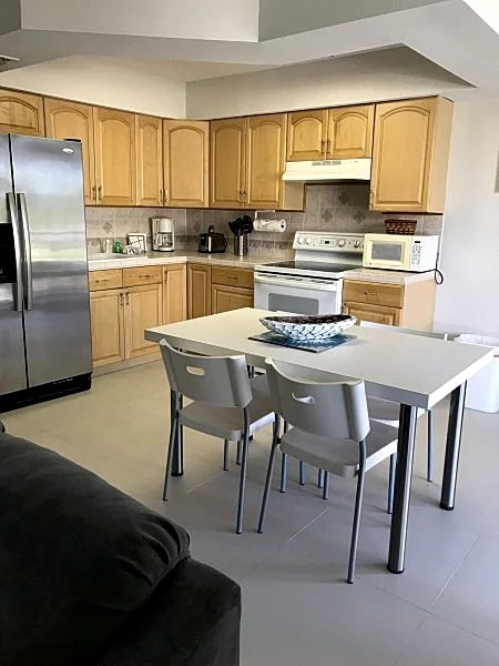 San Marco Residences #202 - Kiddie corner to J.W. Marriott! Beach Access! in Marco Island, Florida, United States — photo 3