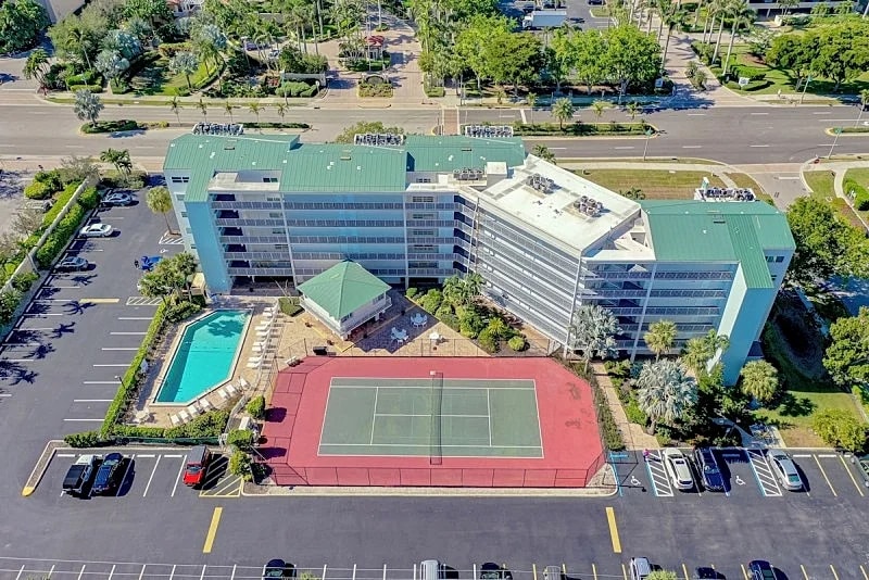San Marco Residences #202 - Kiddie corner to J.W. Marriott! Beach Access! in Marco Island, Florida, United States — photo 5