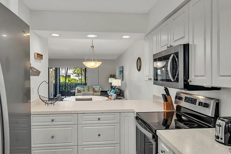 Prime Location I 2 Bed Setup Directly Across Street From South Beach Access in Marco Island, Florida, United States — photo 5