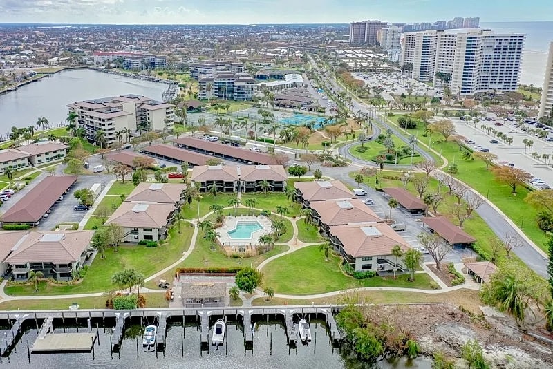 Desirable Garden Unit I Beach Access & Short Walk to Tigertail Beach in Marco Island, Florida, United States — photo 2