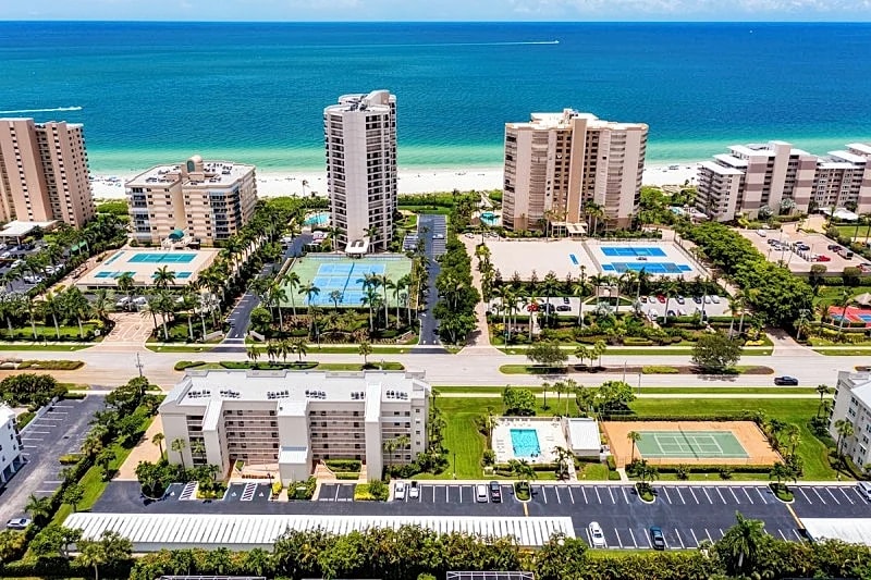Short Walk to Beach Access I Coastal 2 Bed Essex in Marco Island, Florida, United States — photo 2