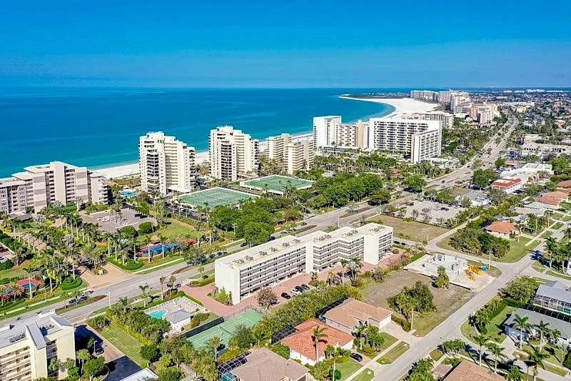 Walk To Beach I Marco Island Tropical Retreat in Marco Island, Florida, United States — photo 2