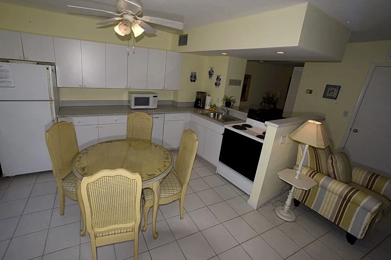 Riverside Club 1 Bed Overlooking Marco RiverRiverside Club 1 Bed Overlooking Marco River in Marco Island, Florida, United States — photo 4