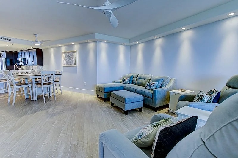 Top Choice Marco Island, Complete w/ $150k Renovation!!! in Marco Island, Florida, United States — photo 4
