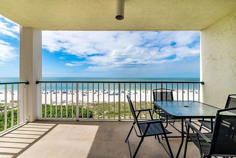 Breathtaking Sunsets @ This Beachfront Beauty, On-Site Restaurant/Tiki Bar in Marco Island, Florida, United States — photo 5
