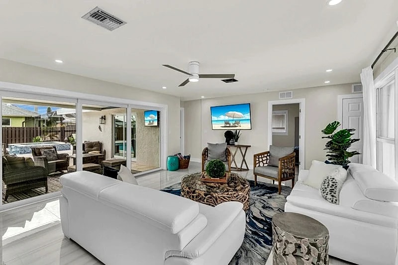 New Listing! Stunning 4 Bed I Heated Pool/Hot Tub in Marco Island, Florida, United States — photo 5