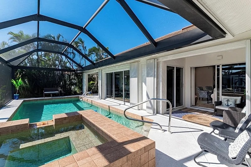 "The Lighthouse" l Gorgeous Waterfront 3 Bed with Quick Access to Gulf!! in Marco Island, Florida, United States — photo 3