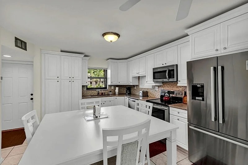 Popular 2 Story Cabana Unit I Nestled on Factory Bay in Marco Island, Florida, United States — photo 5