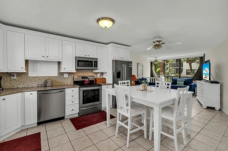 Popular 2 Story Cabana Unit I Nestled on Factory Bay in Marco Island, Florida, United States — photo 3