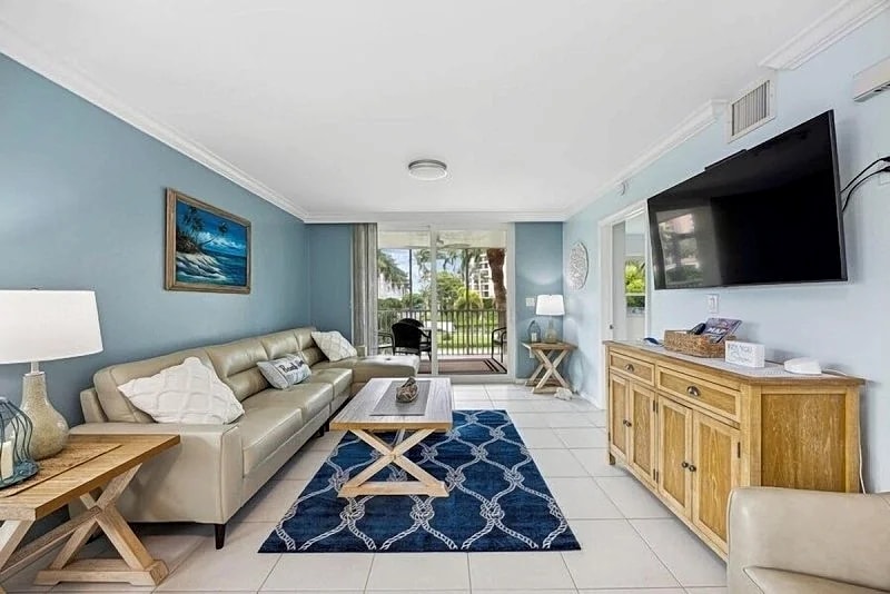 Luxurious Island 3 Bed Retreat I Walk to Beach in Marco Island, Florida, United States — photo 3
