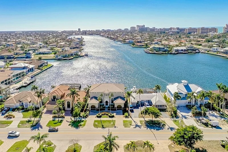 Southern Exposure I Waterfront 5 Bed House I Wide Water Views of Landmark Bay in Marco Island, Florida, United States — photo 3