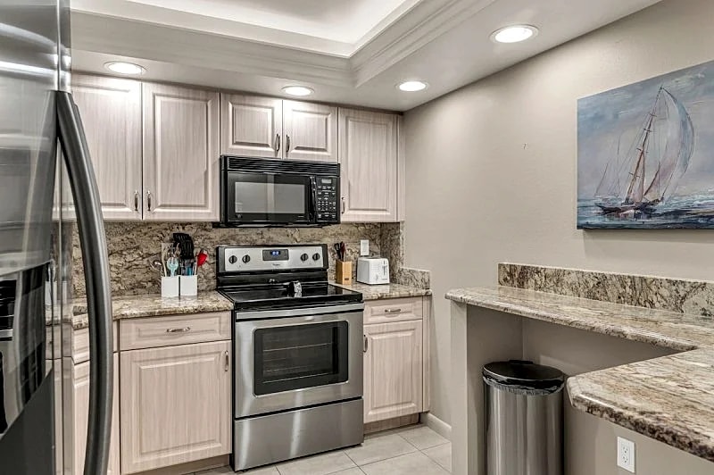 2 Bed Beachfront Condo With Pool Views in Marco Island, Florida, United States — photo 4