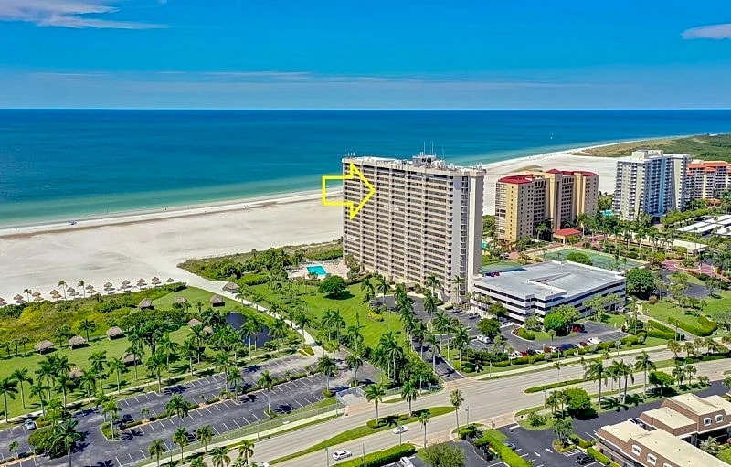 Beachfront 2 Bed I Views Stretching Down Entire Beach in Marco Island, Florida, United States — photo 2