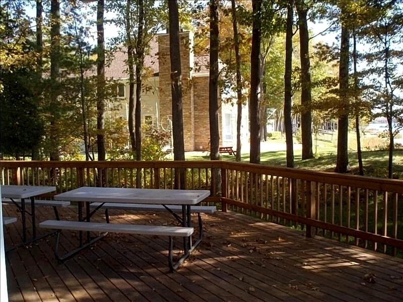 Lakefront Home on Big Platte Lake! Perfect for families and groups,Traverse City in Honor, Michigan, United States — photo 5