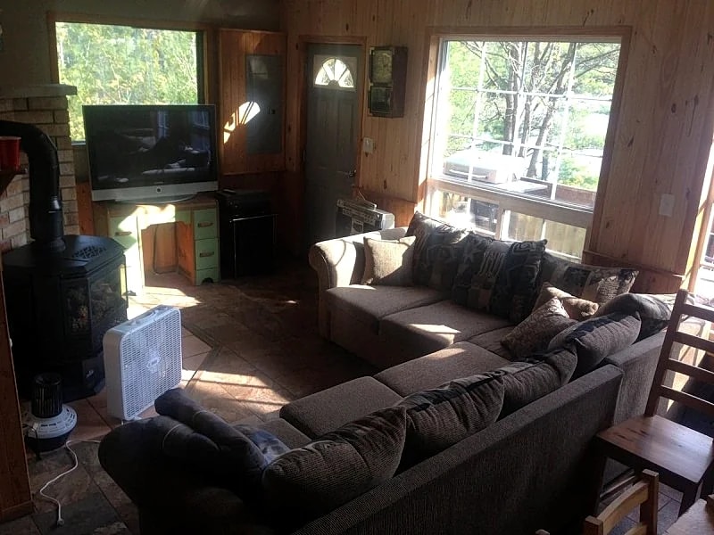 4 Bedroom Lakefront Cottage with Privacy in McKellar, Ontario, Canada — photo 5