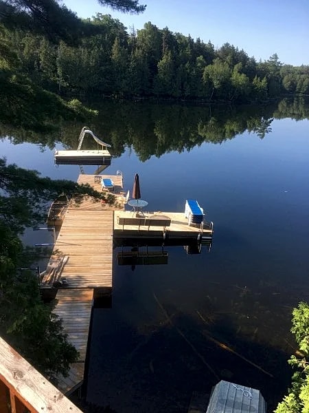 4 Bedroom Lakefront Cottage with Privacy in McKellar, Ontario, Canada — photo 4