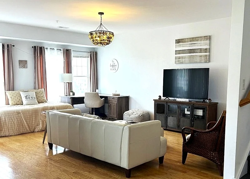 Luxurious 2 bedroom, 2 Bath Great Winter Rental pricing