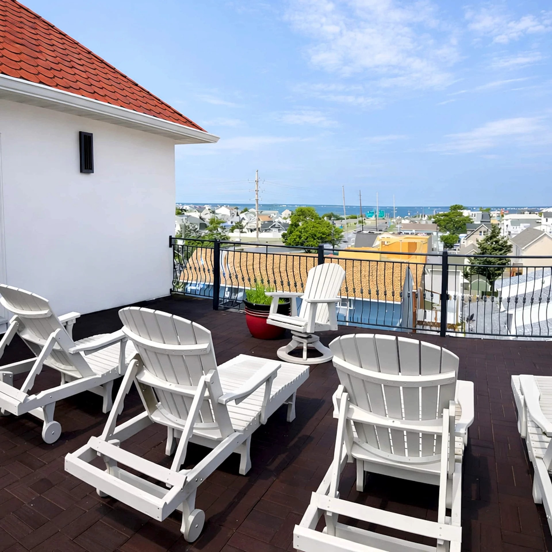 Luxurious 2 Bedroom, 2 Bath Multi Level Condo