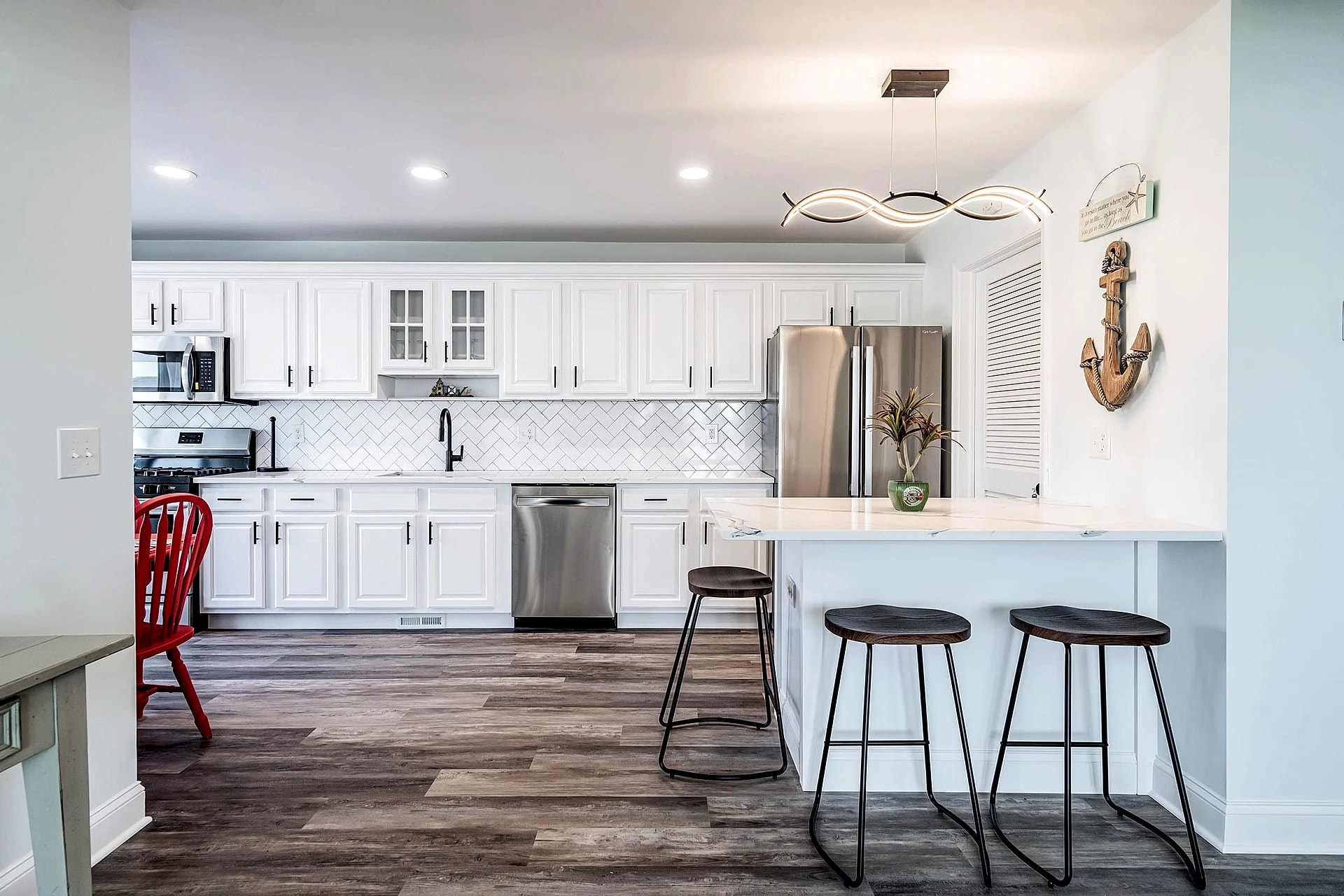 Wow. Newly re-done Great Location: 3-Bdrm 3-Bthrm in Seaside Park, New Jersey, United States — photo 2