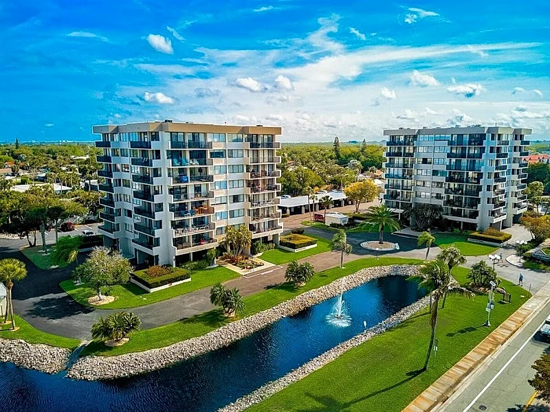 Stunning 2 Bedroom/ 2 Bath with Best Siesta Key Beach Views!