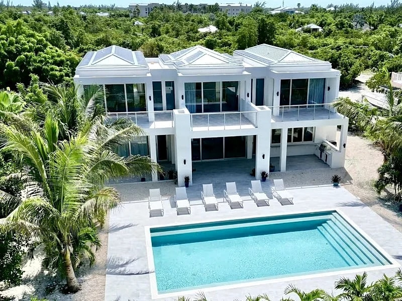 Pure Water Villa - Grace Bay Beach - New 5 Bedroom Villa in Leeward Settlement, Caicos Islands, Turks and Caicos Islands — photo 3