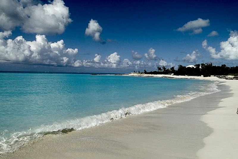 Villa Tropica - Near Grace Bay Beach - Newly Remodelled in Leeward Settlement, Caicos Islands, Turks And Caicos Islands — photo 3