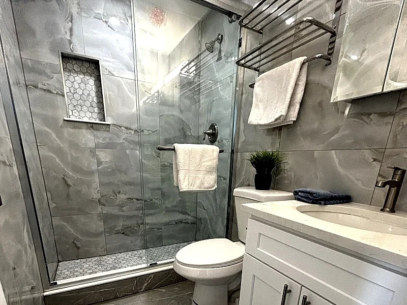 Re-design, 1 Bedroom, King Bed, Beach Block, Desirable North End
