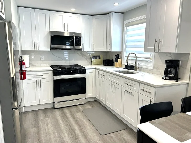 Re-Model 2-Bdrm, King Bed North End Beach Block