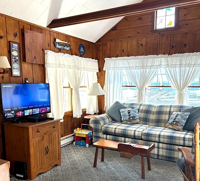 Perfect family location, steps to Chadwick Beach
