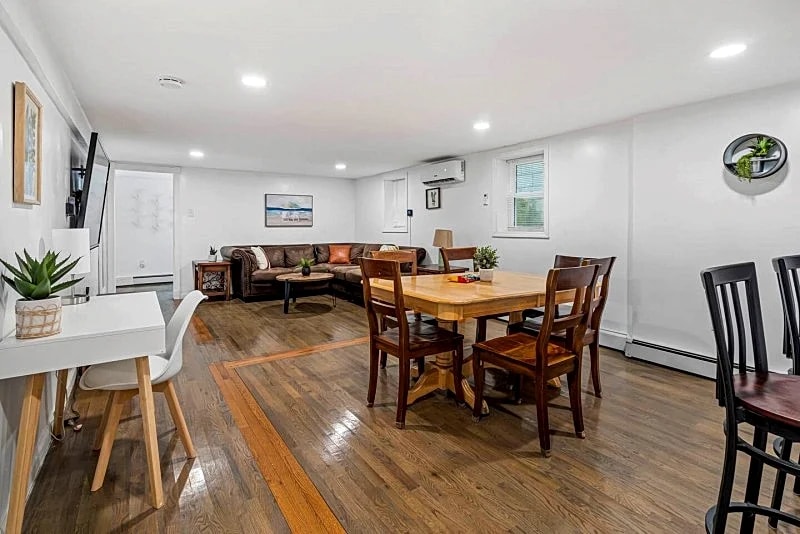 Wow: a 5-bedroom 2-bathroom Beach Block. in Seaside Heights, New Jersey, United States — photo 5