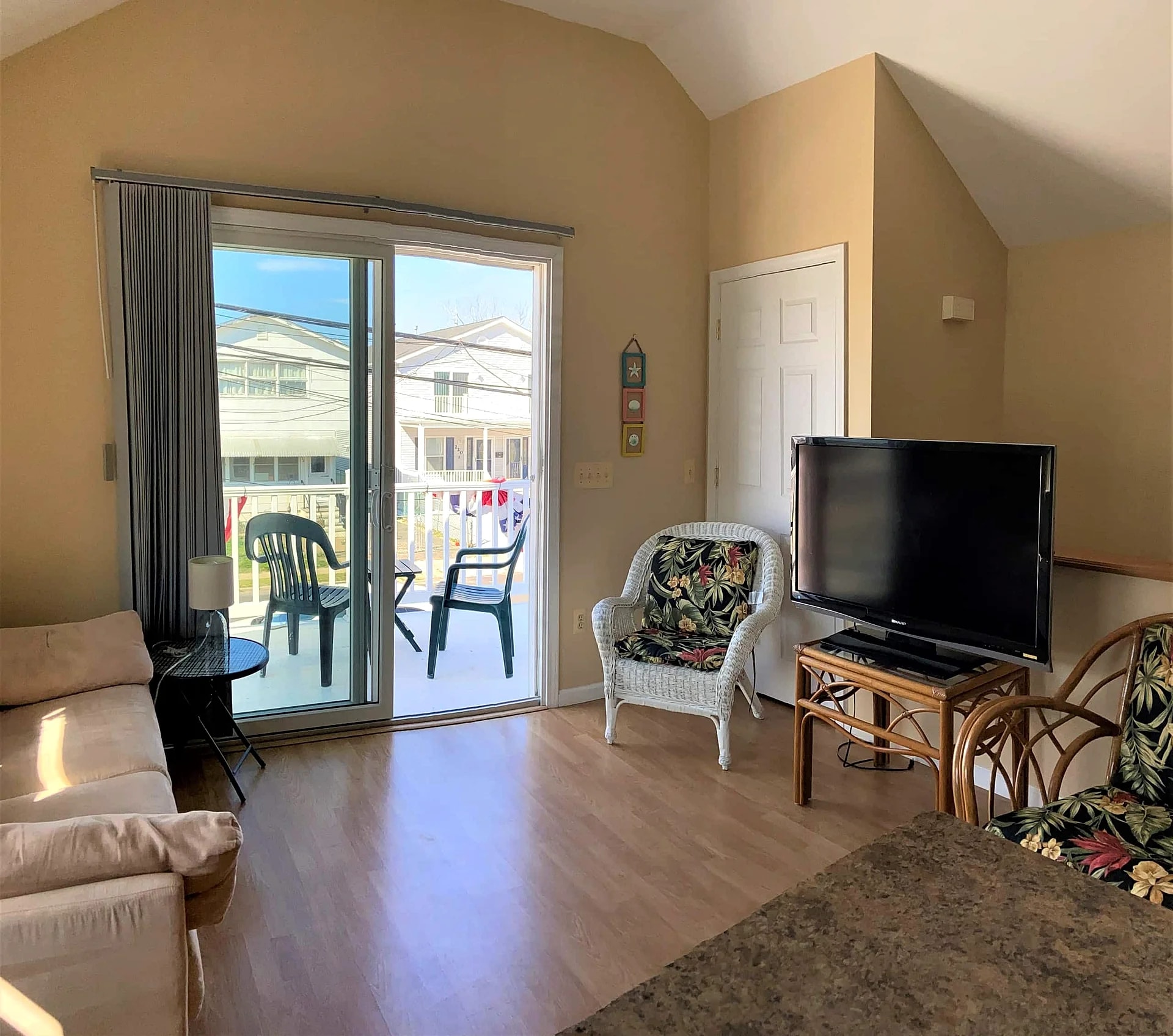 Wow. Best Value 2-Bedroom: Great Getaway in Seaside Heights, New Jersey, United States — photo 2