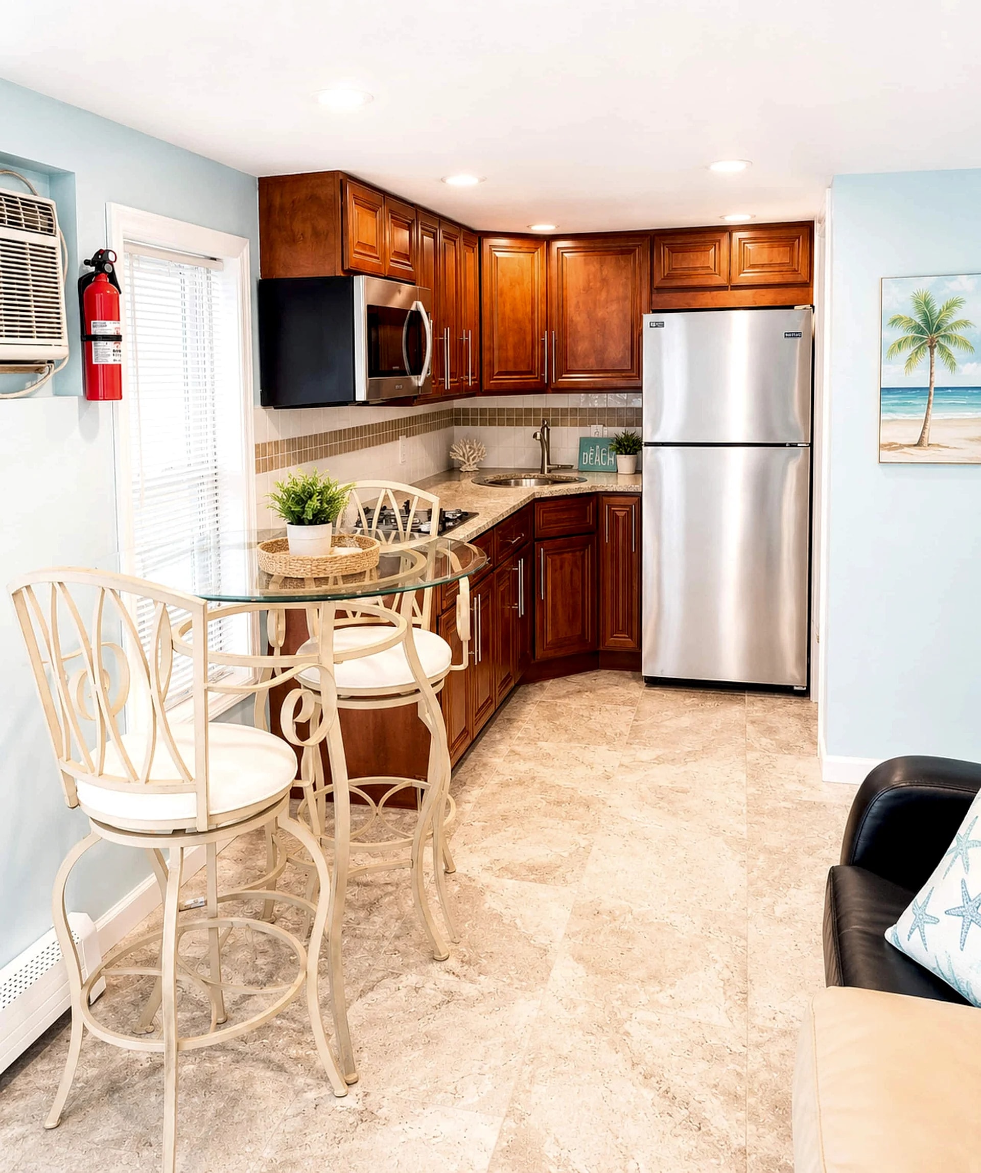 Beach Block Bliss! 2bdrm, steps to the Beach! in Seaside Heights, New Jersey, United States — photo 4