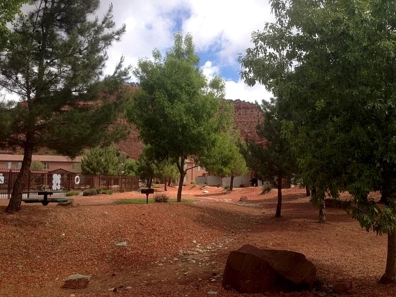 Modern Townhome Close to Zion, Bryce Canyon & Trails in Kanab, Utah, United States — photo 5