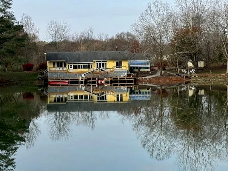 Secluded Pine Lake Retreat Cottage overlooking 5 acre lake in Albany, Ohio, United States — photo 4