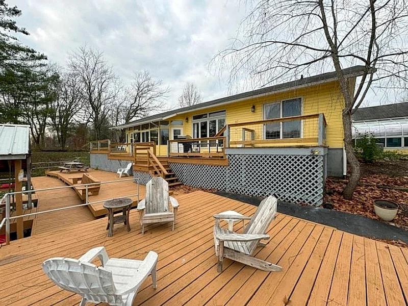 Secluded Pine Lake Retreat Cottage overlooking 5 acre lake in Albany, Ohio, United States — photo 2