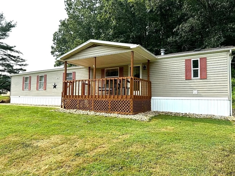 Burr Oak Bungalow near Hocking Hills w/ hot tub in Nelsonville, Ohio, United States — photo 2