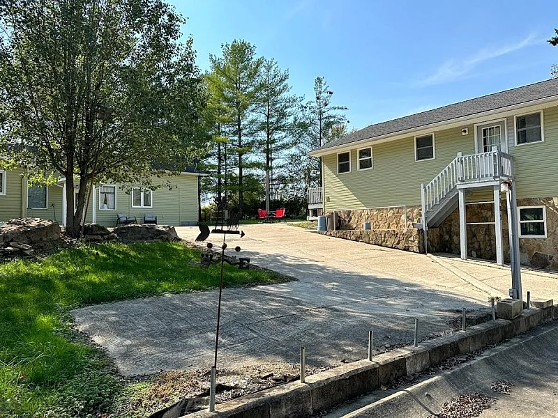 Twin Lake Retreat w/ Lakeview near Hocking Hills