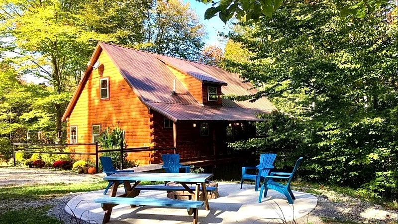 Rusty Lantern Cabin Hocking Hills Pet Friendly 57 acres