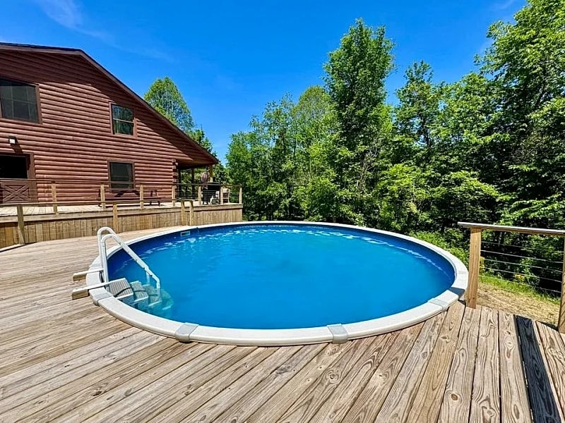 Wilderness Lodge Hocking Hills with Pool and Hot Tub in Albany, Ohio, United States — photo 2