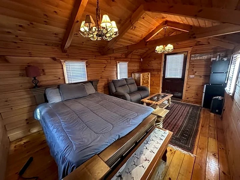 Charming Old Man's Cave Log Cabin in Hocking Hills in Logan, Ohio, United States — photo 4
